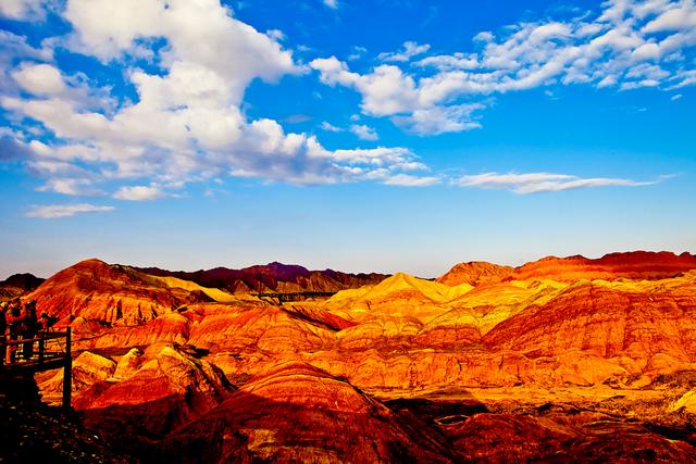 甘肃，致尊敬的听众朋友们