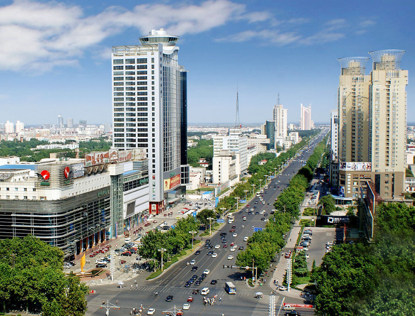 邯郸古城繁华映古装，古楼之上瞰古今